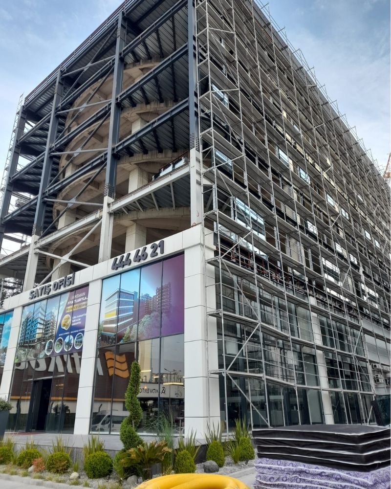 Esenyurt’ta 8 Katlı Betonarme + Çelik Yapı Analizi